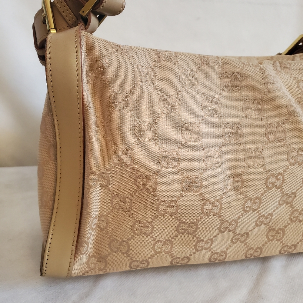 GUCCI Beige Monogram Shoulder Bag - Picture 6 of 14